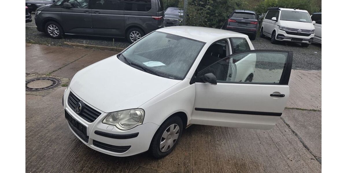 VW Polo 90.000 km 2.300 &euro; München 81549
