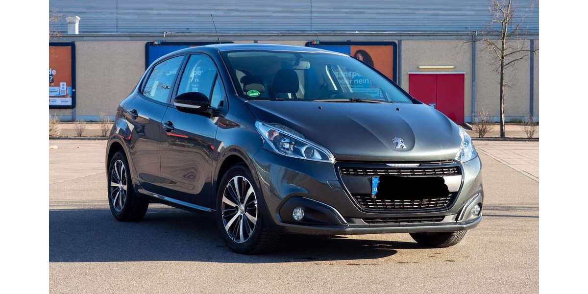 Peugeot 208 92.000 km 7.800 &euro; München 80799