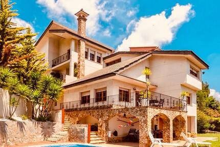 Top Lage Barcelona, 440 m² Villa Südhang auf 1600 m² Grundstück. 8 zimmer