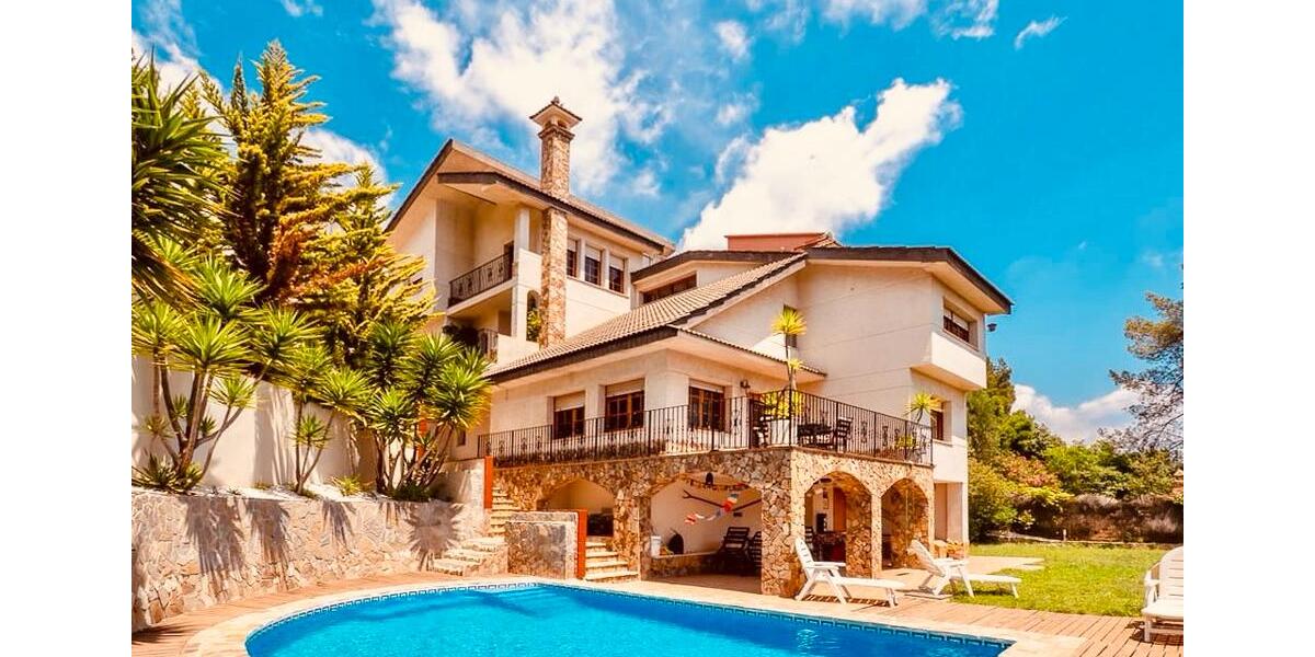 Top Lage Barcelona, 440 m² Villa Südhang auf 1600 m² Grundstück. 8 zimmer