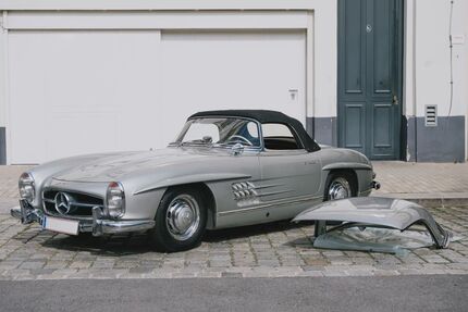 Mercedes-Benz 300 72.600 km 999.000 &euro; Grünwald 82031