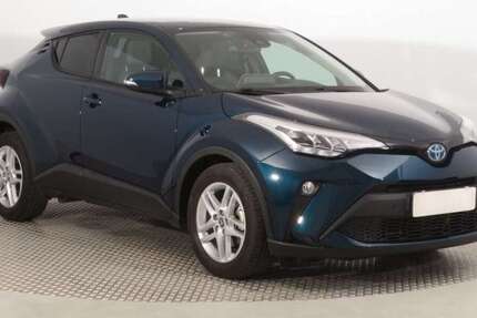 Toyota C-HR 15.571 km 23.990 € München 81673