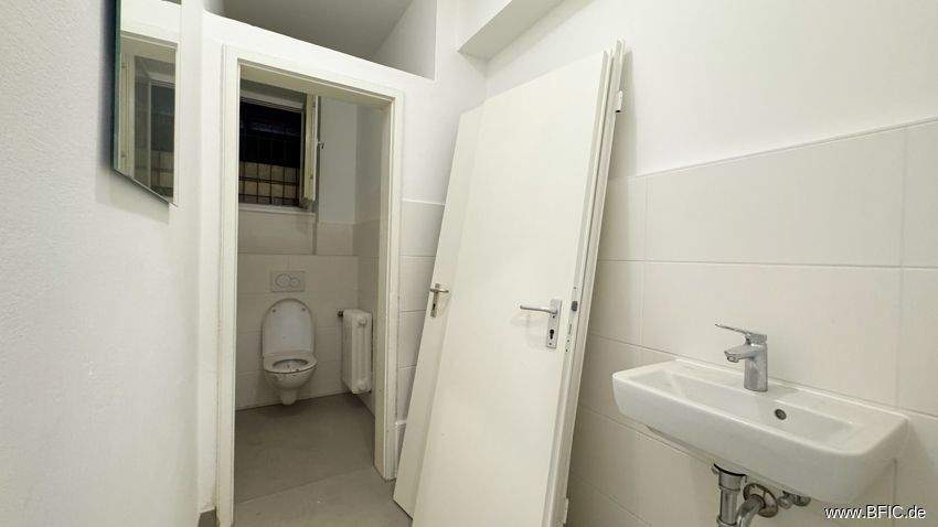 Gewerbeobjekt Fürstenfeldbruck - 9 Zimmer, 228 m&sup2;, 3.420&euro; | Angebot:25699499