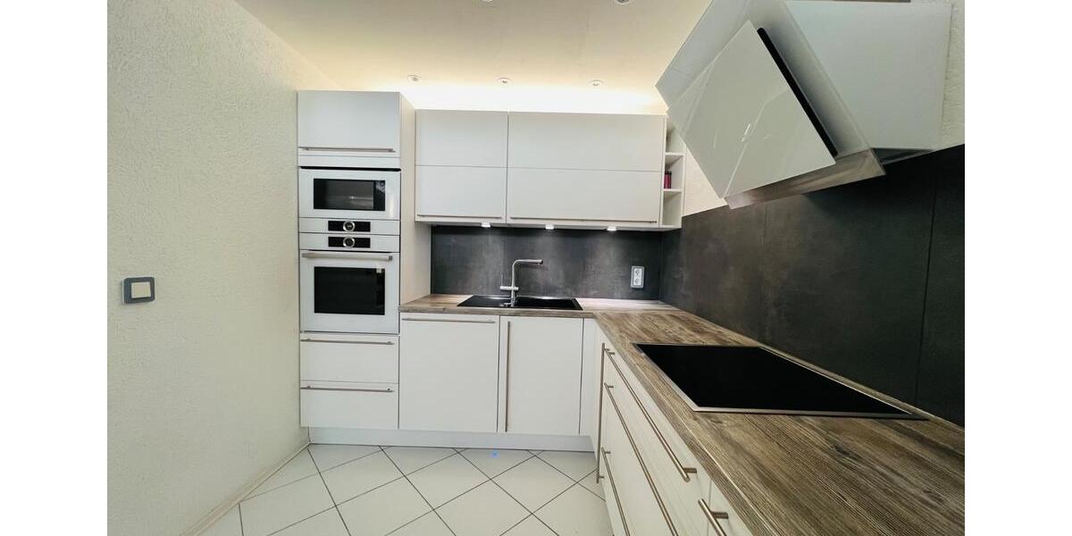 Vollmöblierte Galeriewohnung inkl. Garage + Balkon + Keller 2.5 zimmer