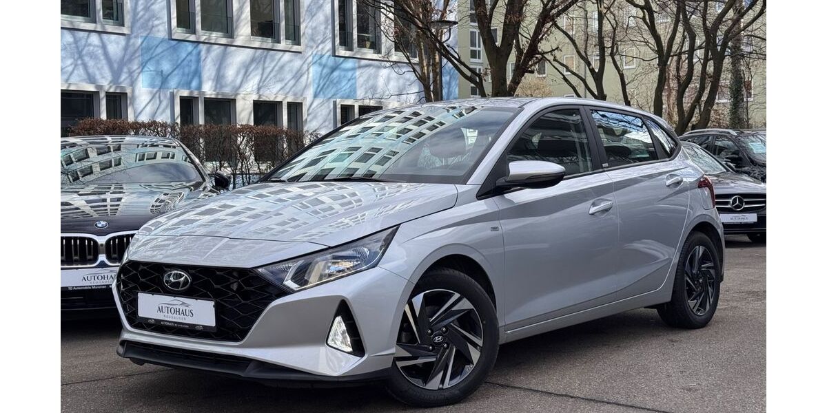 Hyundai i20 29.672 km 16.779 &euro; München 80636
