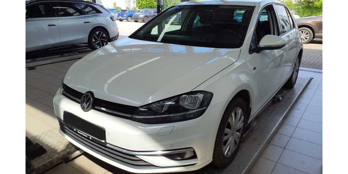 VW Golf 14.494 km 18.930 &euro; Wolfratshausen 82515