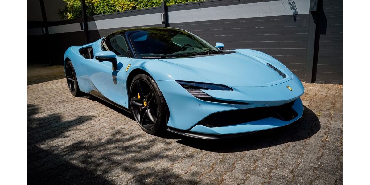 Ferrari SF90 4.300 km 535.500 € München 81737