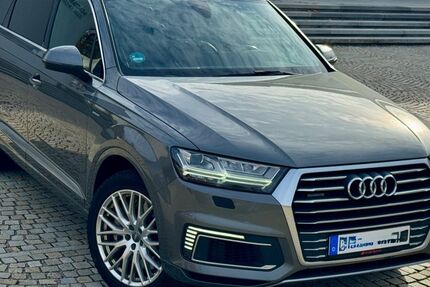 Audi Q7 99.000 km 19.900 &euro; München 81827