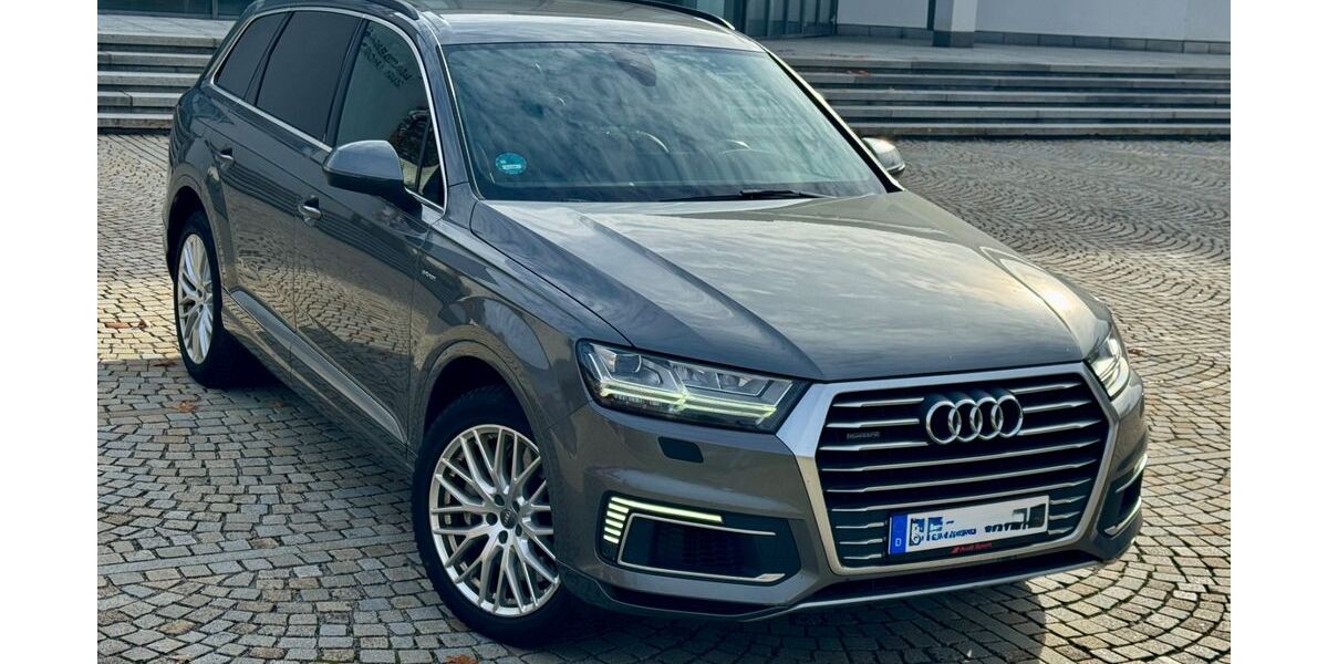 Audi Q7 99.000 km 19.900 &euro; München 81827