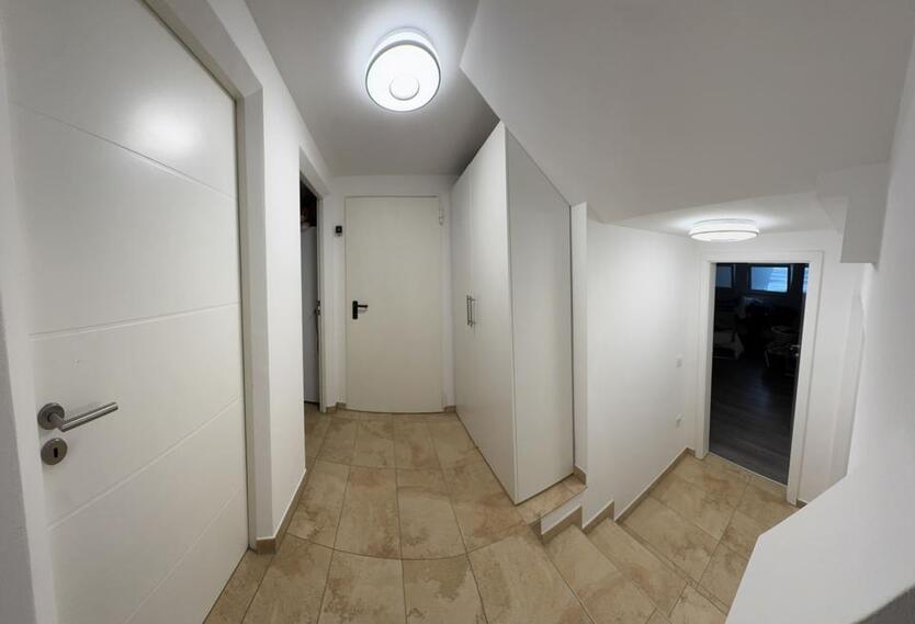 Modernisiertes Reiheneckhaus mit EinliegerWohnung & Garten
