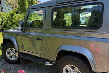 Land Rover Defender 194.000 km 24.500 € München 81479