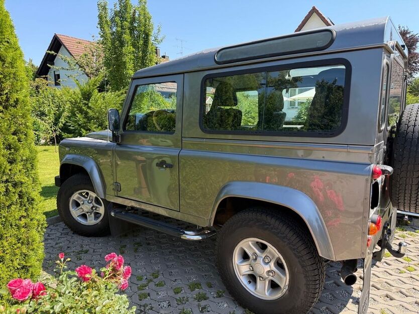 Land Rover Defender 194.000 km 28.000 € München 81479