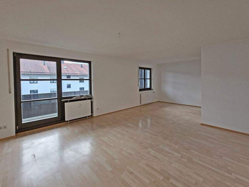 Großzügige 3-Zimmerwohnung mit 2 Bädern und terassenähnlichem Balkon.... 3 zimmer