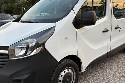 Opel Vivaro 88.000 km 8.950 &euro; Puchheim 82178