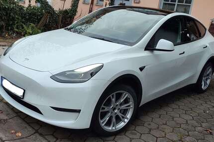 Tesla Model Y 43.800 km 31.400 &euro; München 80798