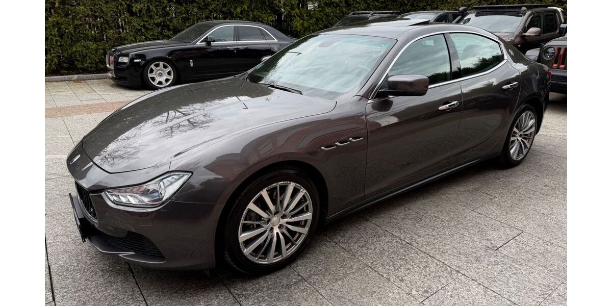 Maserati Ghibli 199.000 km 16.980 &euro; München 81827