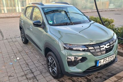 Dacia Spring 8.000 km 11.500 &euro; München 81248