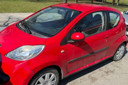 Peugeot 107 136.000 km 1.750 &euro; München 80333