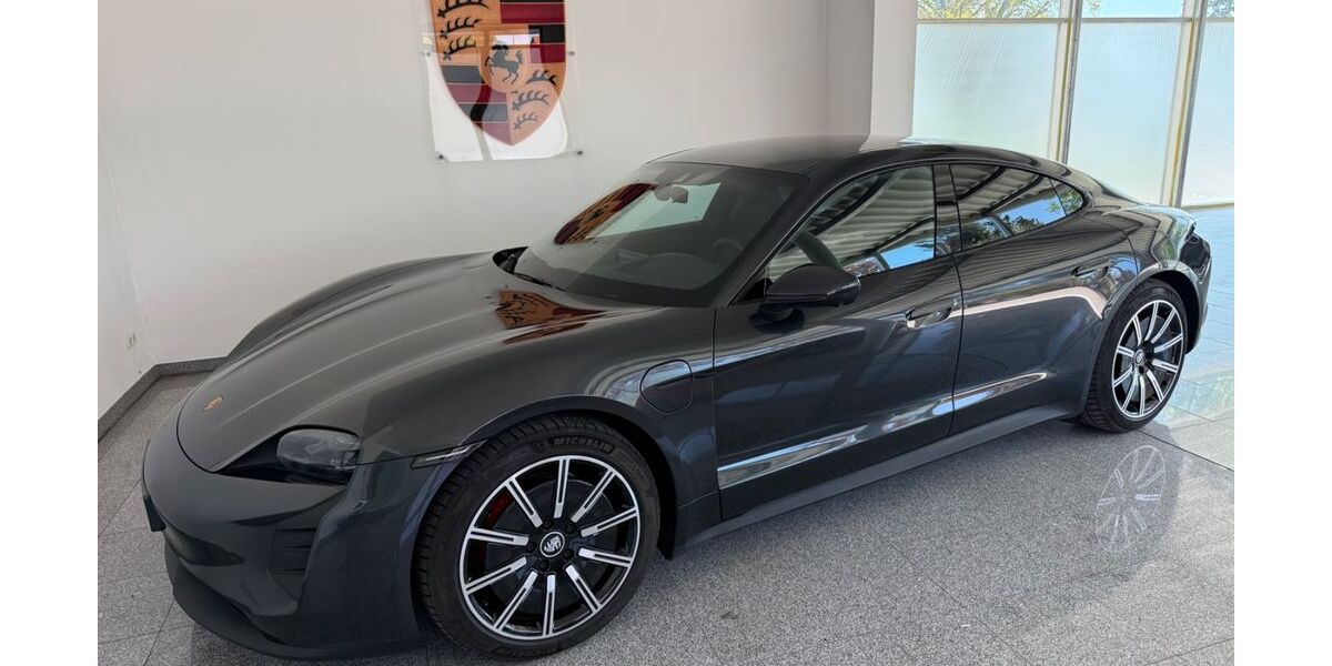 Porsche Taycan 31.260 km 71.980 &euro; Hallbergmoos 85399