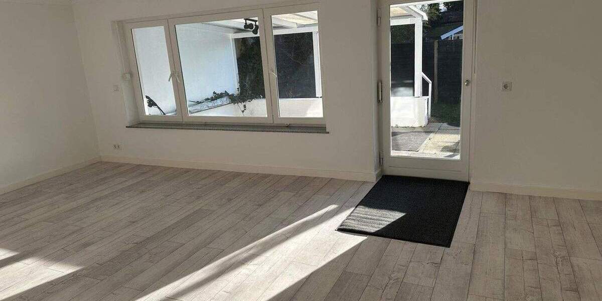 Reihenmittelhaus Oberschleißheim - 4 Zimmer, 150 m&sup2;, 2.490&euro; | Angebot:25782546