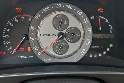 Lexus IS 200 290.000 km 2.900 &euro; München 80313