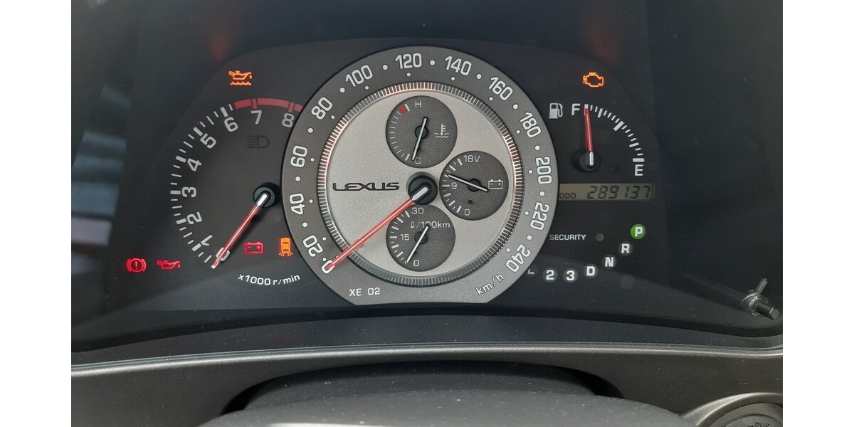 Lexus IS 200 290.000 km 2.900 &euro; München 80313