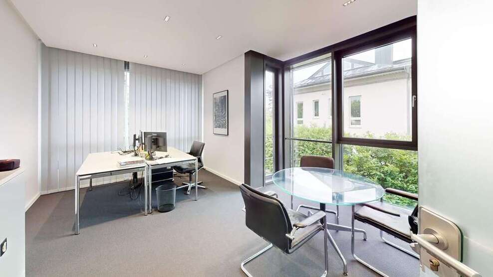 Büro in Grünwald 3.960 € 132 m²