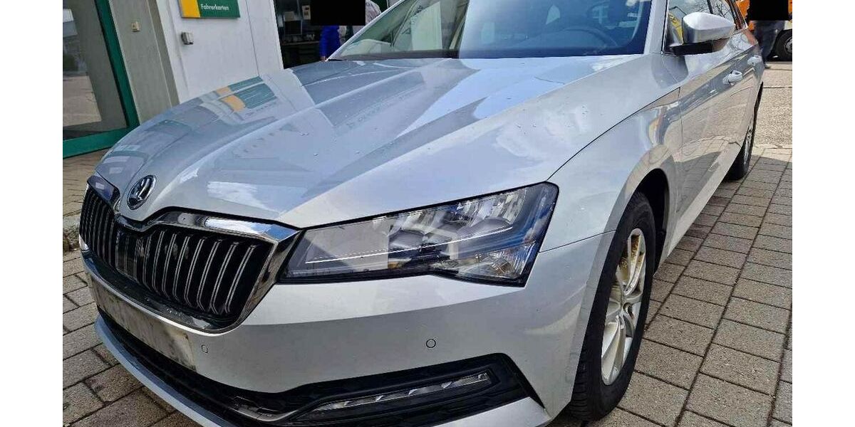 Skoda Superb 176.000 km 16.999 &euro; Hohenbrunn bei München 85662