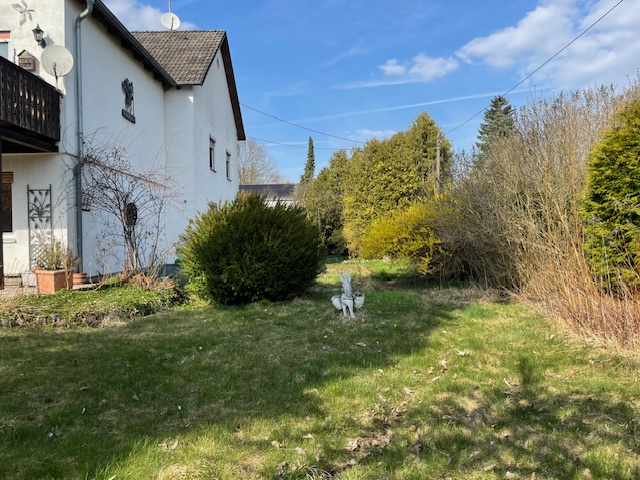 Rarität in Ismaning: Doppelhaushälfte auf 850 m² Traumgrundstück mit Potenzial - Doppelhaushälfte Ismaning | Angebot:26001741