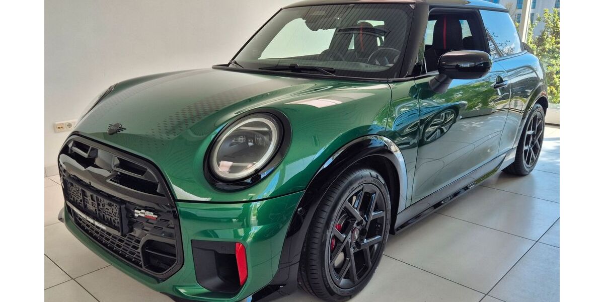 Mini John Cooper Works 4.605 km 36.980 &euro; München 80807