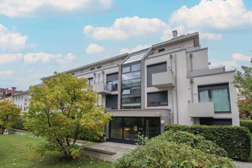 Wohnung zum Kaufen in München 220.000 € 20.29 m²
