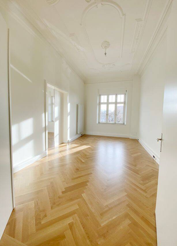 Repräsentative Büroeinheit im denkmalgeschütztem Altbau in Top-Lage in Schwabing-West