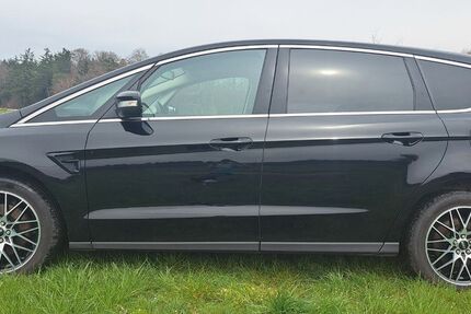 Ford S-Max 83.000 km 18.900 &euro; Großhelfendorf 85653