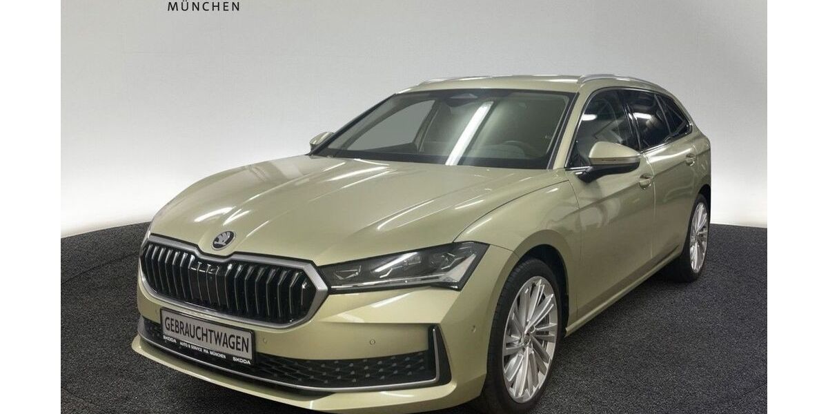 Skoda Superb 7.900 km 33.460 &euro; München 80687