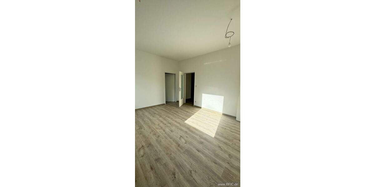 Gewerbeobjekt Fürstenfeldbruck - 9 Zimmer, 228 m&sup2;, 3.420&euro; | Angebot:25247718