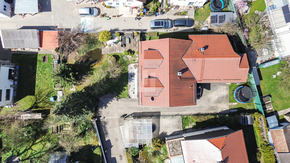 WINDISCH IMMOBILIEN - Attraktives Zweifamilienhaus auf großem Grundstück bietet viele Möglichkeiten - Zweifamilienhaus Gernlinden Gernlinden | Angebot:26447295