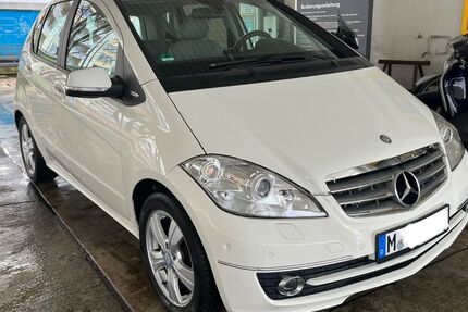 Mercedes-Benz A 190 158.500 km 7.500 &euro; München 81673