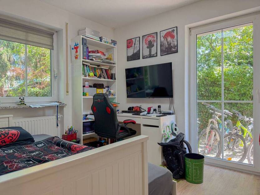 *** schöne 4-Zimmer-GartenWohnung in ruhiger und idyllischer Lage in Aubing mit Stellplatz ***