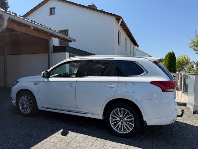 Plug-in Hybrid Outlander