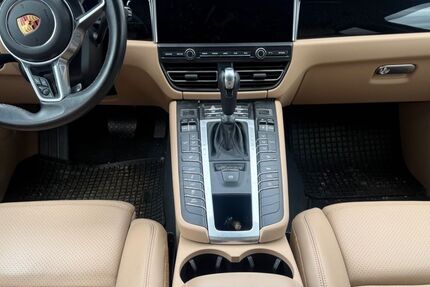 Porsche Macan 23.560 km 53.890 &euro; Hallbergmoos 85399