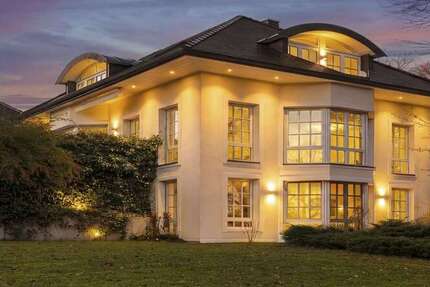 Haus zum Kaufen in Starnberg 1.950.000 € 202 m² 5.5 zimmer