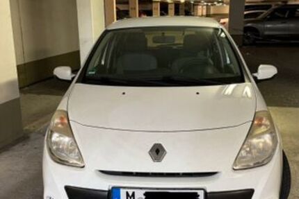 Renault Clio 130.000 km 2.690 &euro; München 80937