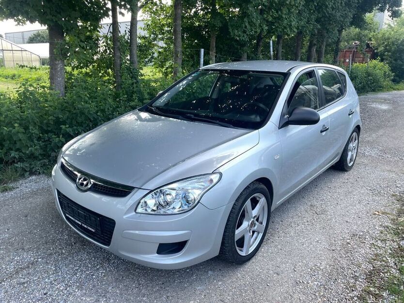 i30