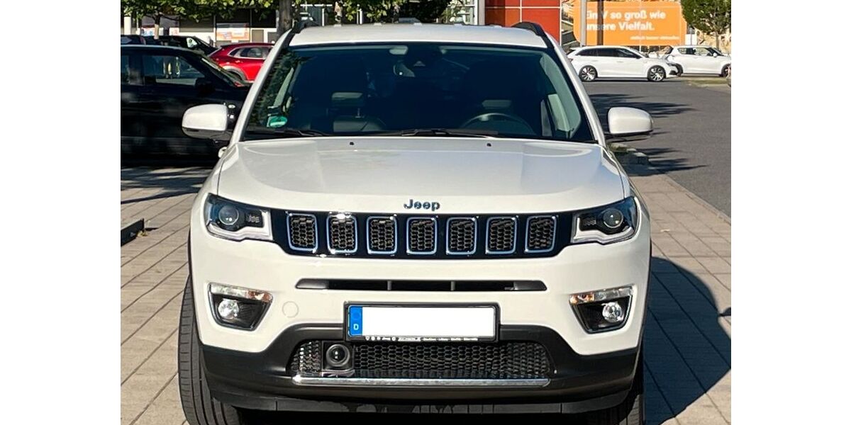 Jeep Compass 48.600 km 18.900 &euro; München 80939