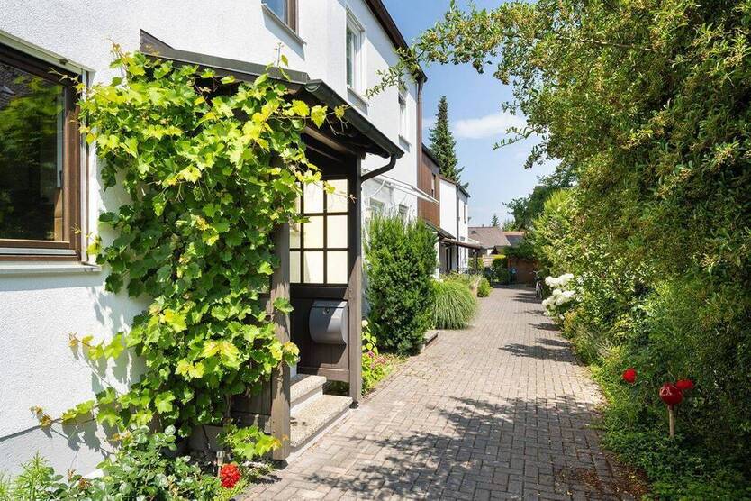H&G - Idyllisches Reiheneckhaus für Familien mit Potenzial und reichlich Lebensqualität in Ismaning