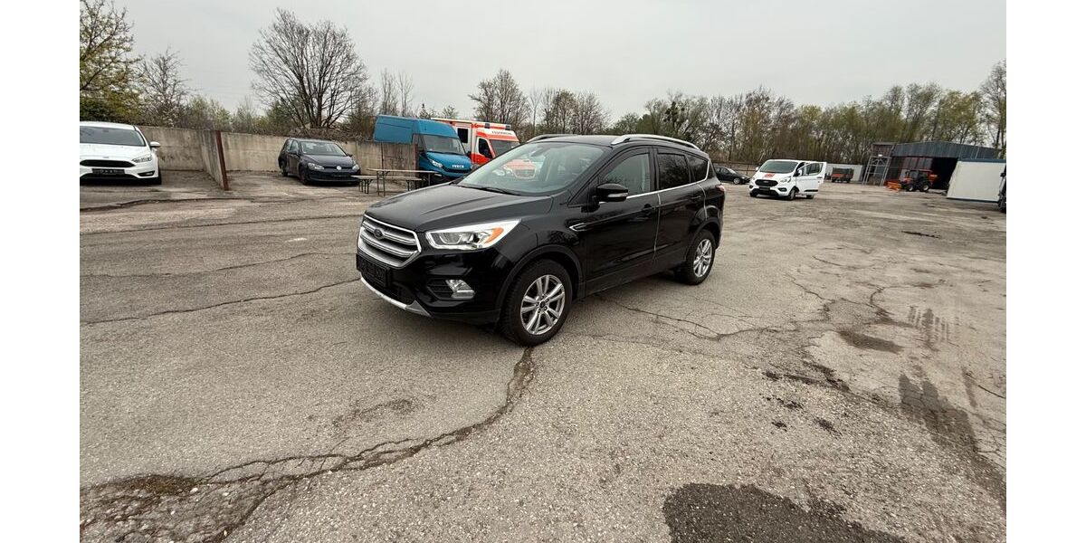 Ford Kuga 169.930 km 11.750 &euro; München 81245