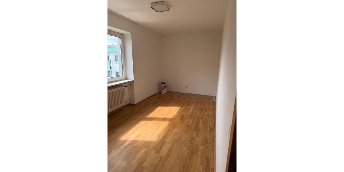 Etagenwohnung Puchheim - 3 Zimmer, 77 m&sup2;, 1.726&euro; | Angebot:26322603