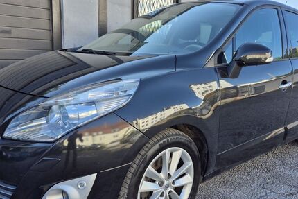 Renault Scenic 243.012 km 3.990 € München 80809