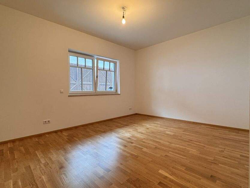 Geräumige 2-Zimmer-Wohnung mit EBK in S-Bahn-Nähe Heimstetten 2 zimmer