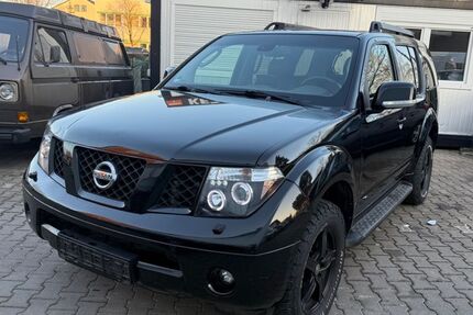 Nissan Pathfinder 189.826 km 5.690 &euro; München 81243